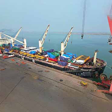 Truck Crane By Bluck Ship